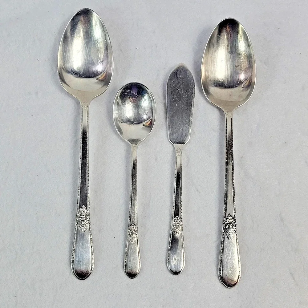 1847 Rogers & Bros‎ Adoration Int'l Silverplate Serving Spoons Knife Lot of 4